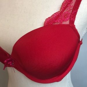 EUC VS Red with Pink Details Brassiere